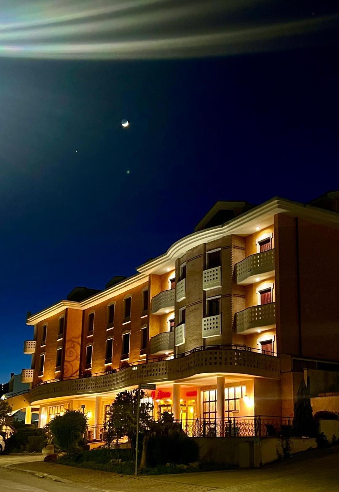 Hotel Valle Rossa ซานโจวานนี โรตอนโด ภายนอก รูปภาพ