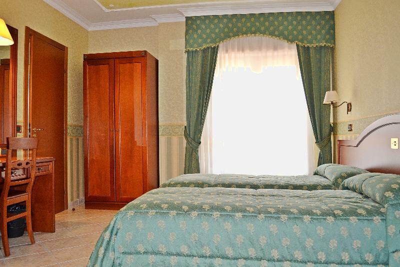 Hotel Valle Rossa ซานโจวานนี โรตอนโด ภายนอก รูปภาพ