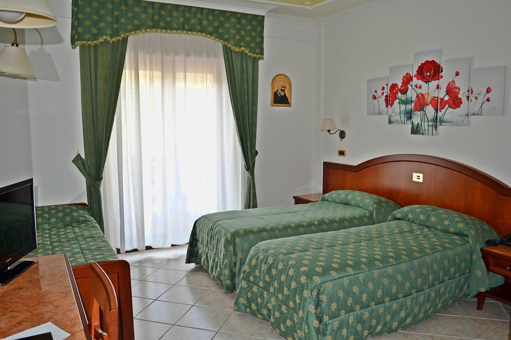 Hotel Valle Rossa ซานโจวานนี โรตอนโด ภายนอก รูปภาพ